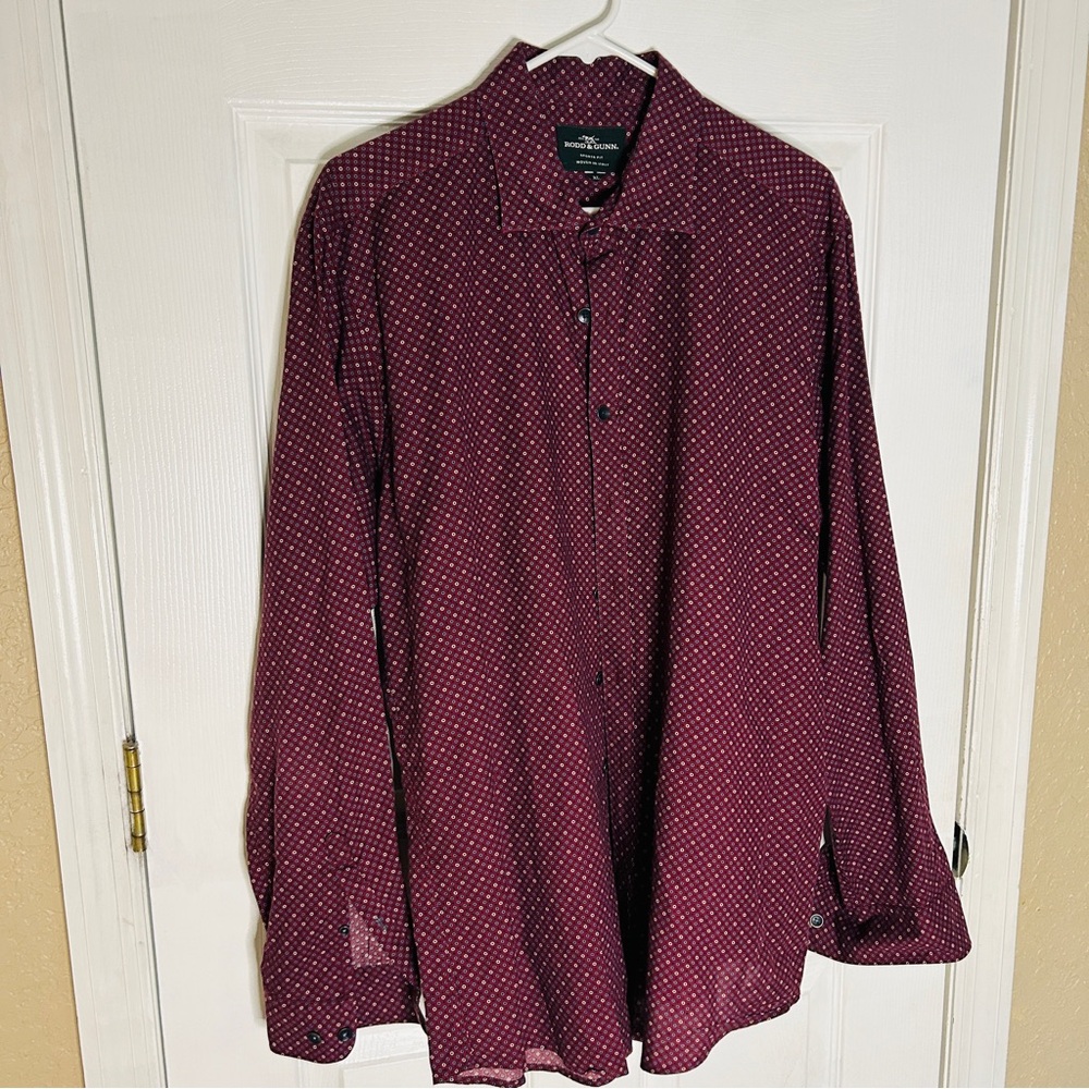 RODD & GUNN® SPORTS FIT WOVEN IN ITALY XL L/S Men's Shirt Red W/ Blue White Dots